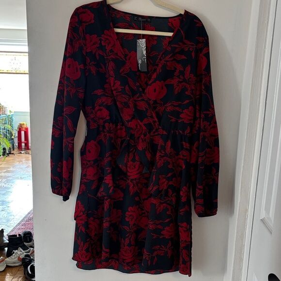 Dresses & Skirts - ✨NWT✨ Floral Red and Black Wrap Dress Size Large